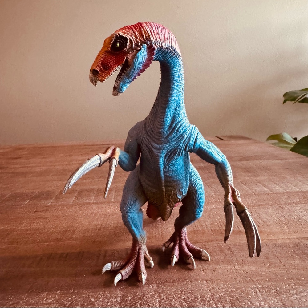 Schleich Therizinosaurus dinosaur